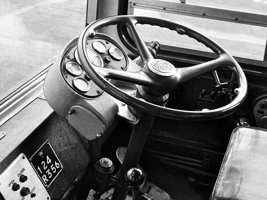 Торпедо AEC Regent V Park Royal (H40/32F) 1966 года  (UK) (фото 2 из 2)